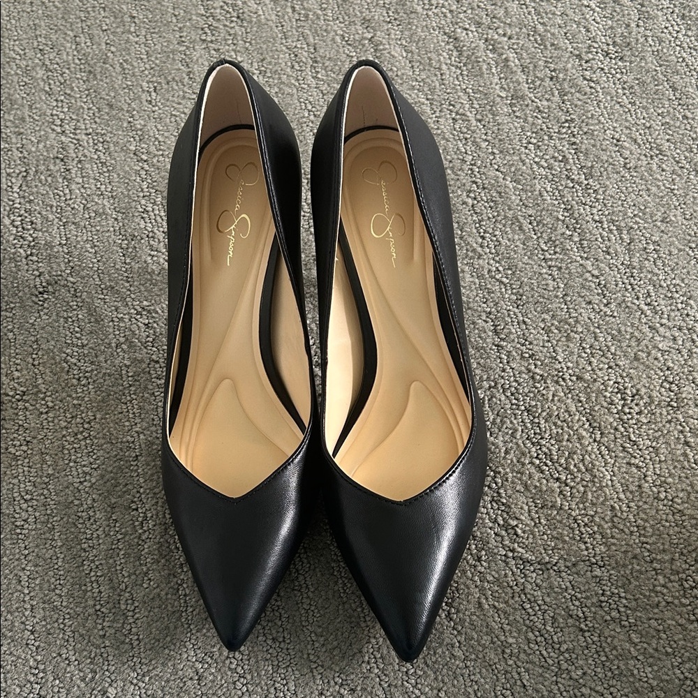 Jessica Simpson Black Pointed-Toe Leather Pumps